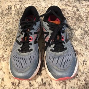 New Balance 860v8 Running Shoes size 7